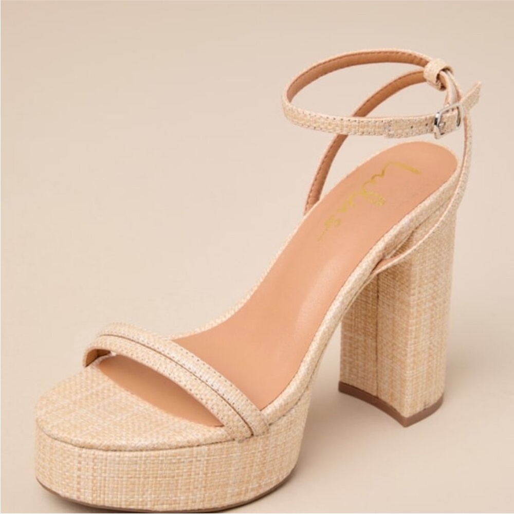 NWOB Lulu’s‎ Brocktan Platform Sandals